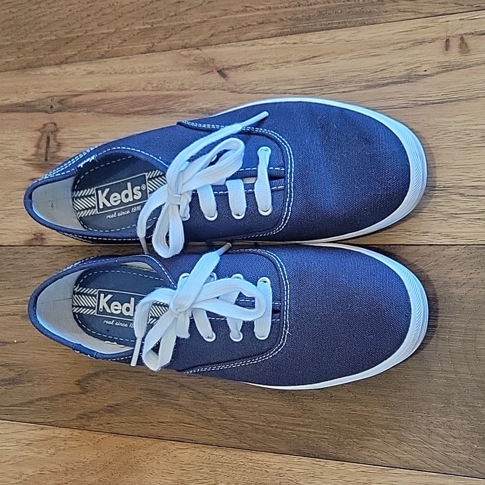 Keds Navy Champion Originals Lace Up Canvas Sneaker - Size 6.5